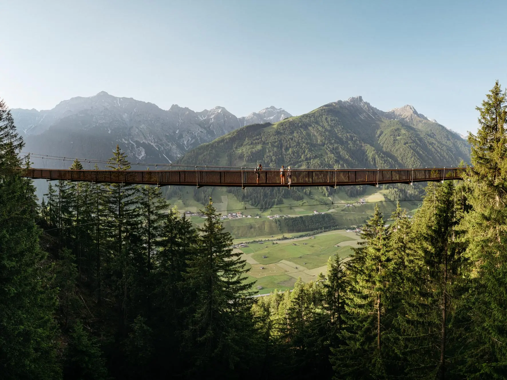Haengebruecke-Stubai-c-AndreSchoenherr_24 Hängebrücke im Stubaital